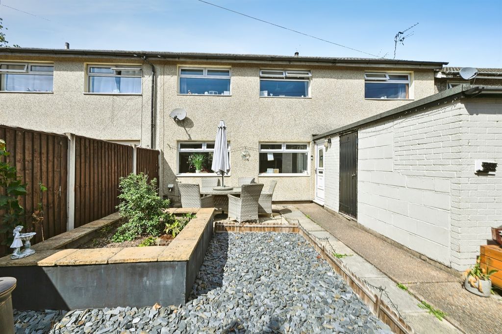 Property photo 2 of 21