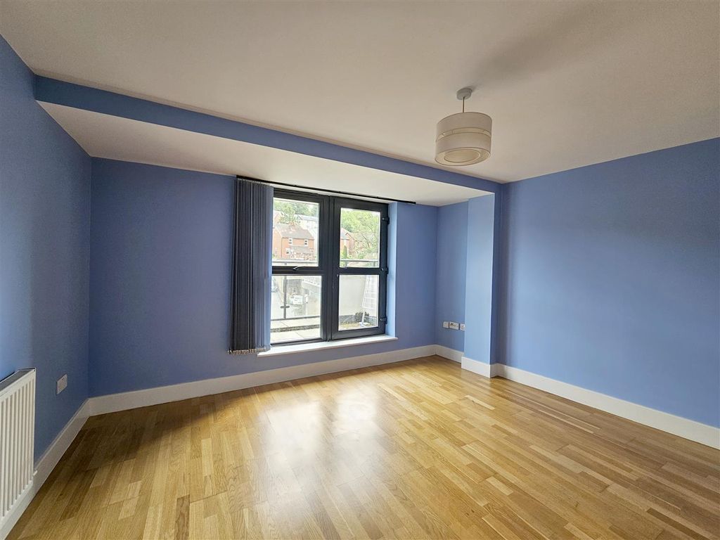 Property photo 2 of 10 Lounge