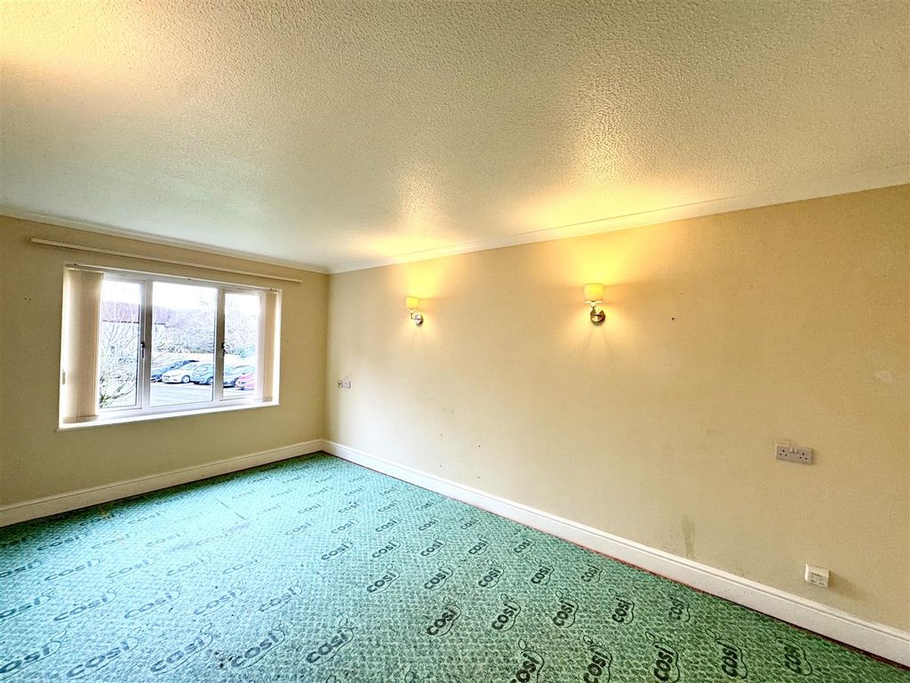 Property photo 3 of 9 Sitting Room