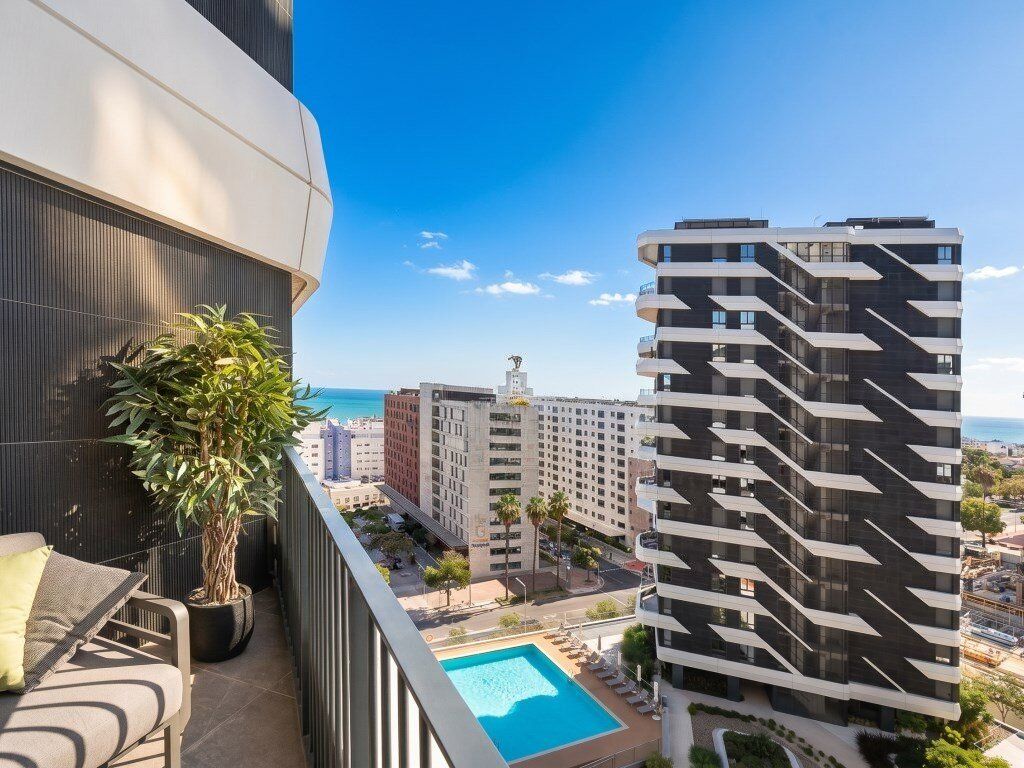 Property photo 1 of 25 Exclusive 1 Bedroom Flat In Prestigious Distrikt