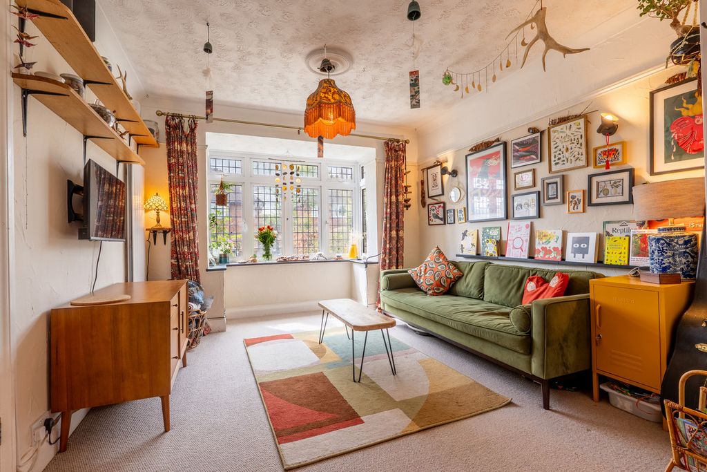 Property photo 3 of 13