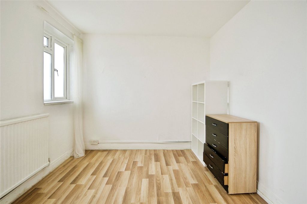 Property photo 2 of 16 Picture No. 14