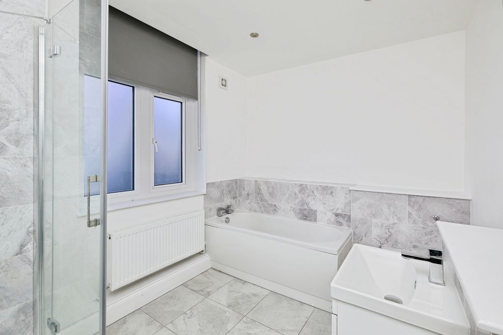 Additional image 8 of 3 bed flat for saleSt. Marys Gate, Derby, Derbyshire DE1