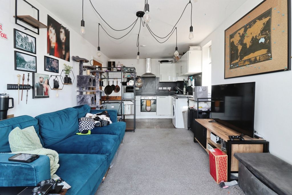 Property photo 2 of 14 Pbox-Img.Jpg