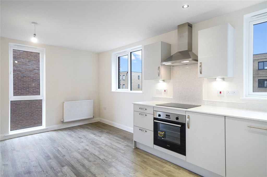 Property photo 3 of 14 Picture No. 05