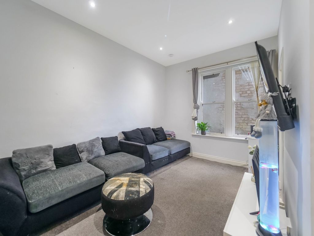 Property photo 3 of 60