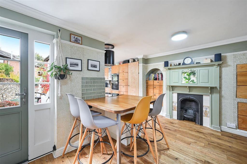 Property photo 3 of 20 Ashley Road (4).Jpg