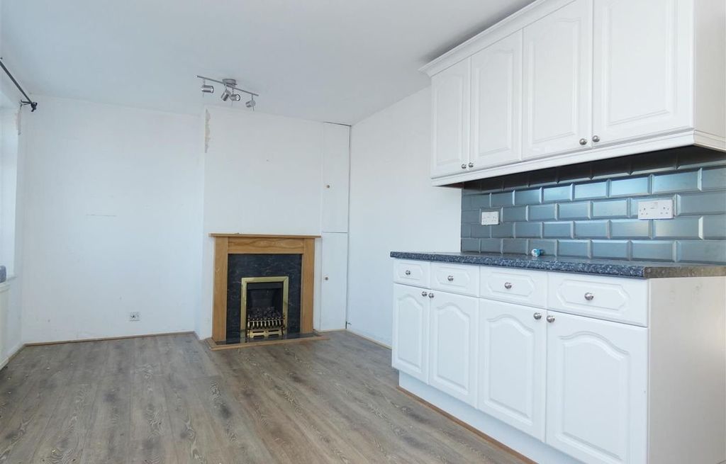 Property photo 3 of 9 Picture 3