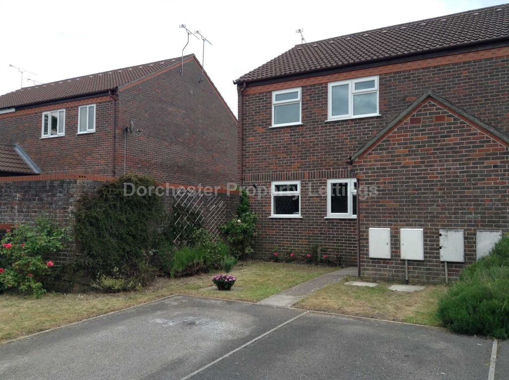 Property photo 3 of 34