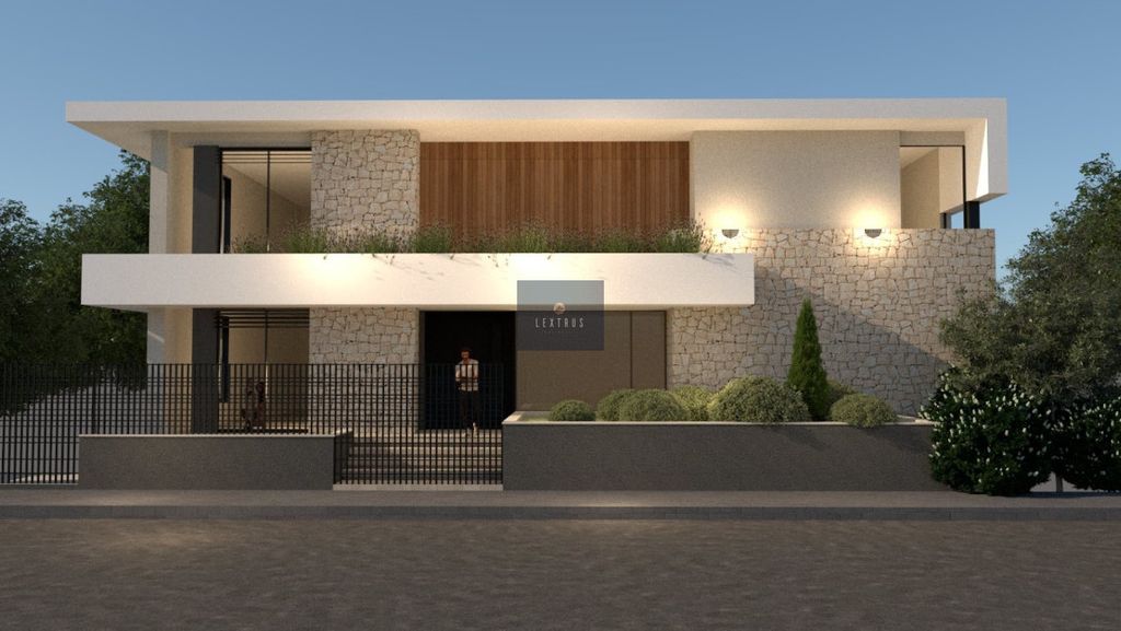 Property photo 1 of 3