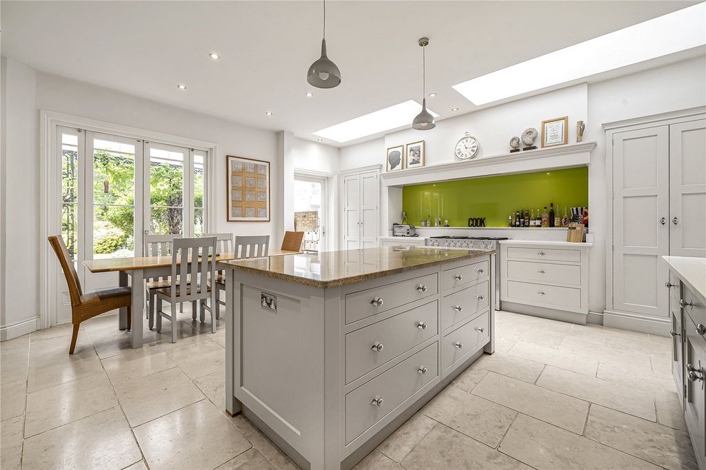 Property photo 2 of 15 Kitchen