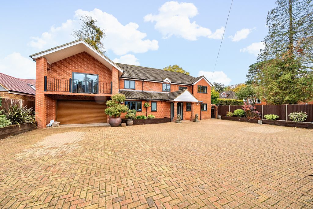 Additional image 33 of 6 bed detached house for saleNewlands Drive, Maidenhead SL6