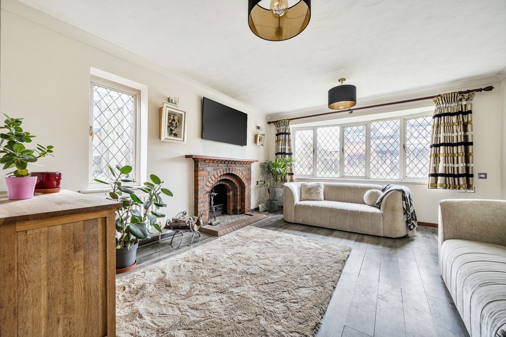 Property photo 2 of 21