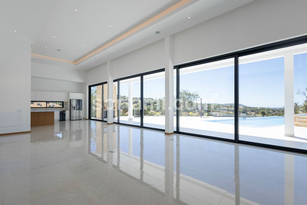 Property photo 3 of 46