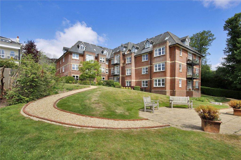 Property photo 1 of 16 Pembury Place