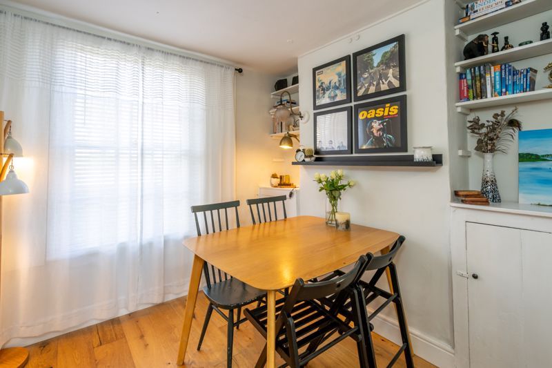 Property photo 3 of 16 Photo 7