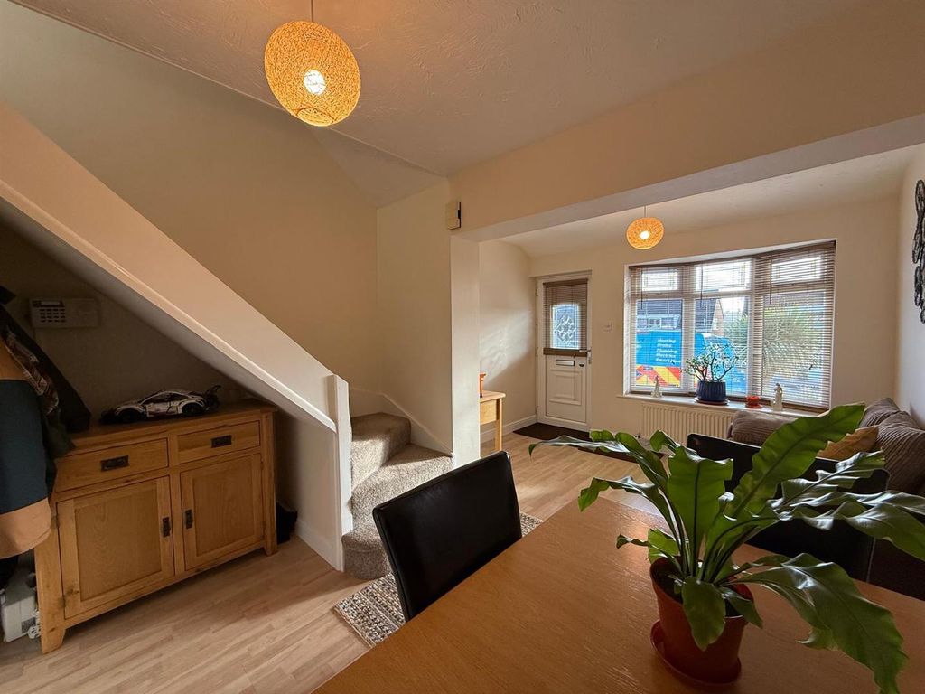 Property photo 2 of 21