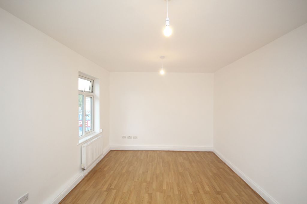 Property photo 2 of 7 Gallery