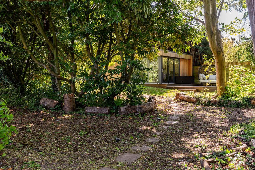 Additional image 19 of 5 bed detached house for saleBullocks Lane, Hertford SG13