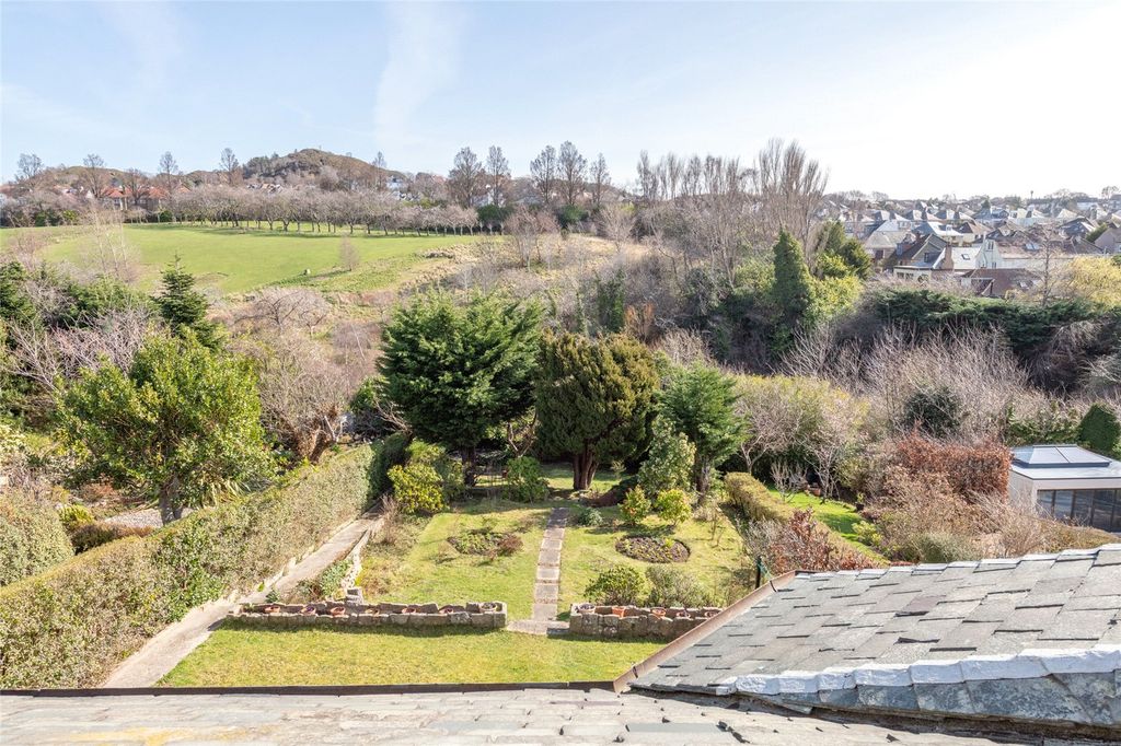 Property photo 3 of 31 Picture No. 29