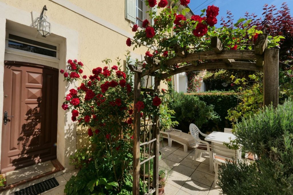 Property photo 1 of 17 Charming Savonnier-Style House In The Center Of Salon