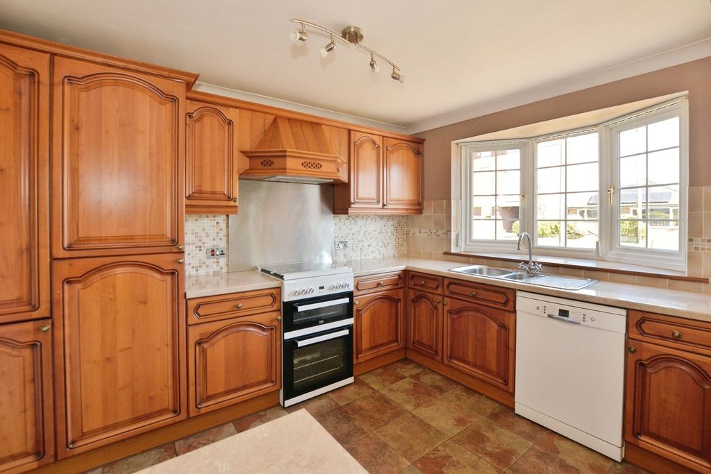 Property photo 3 of 20 Pbox-Img.Jpg