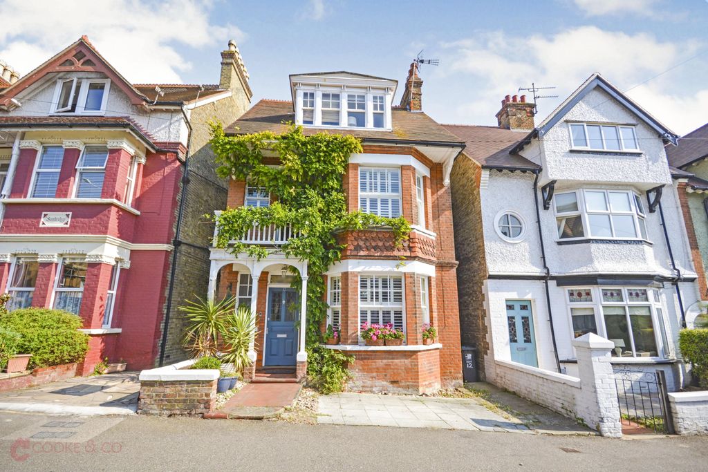 Property photo 1 of 36