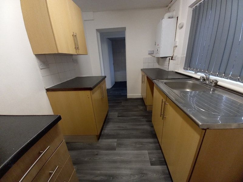 Property photo 2 of 28