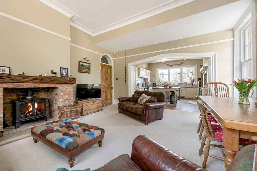 Property photo 3 of 23 Drawing Room