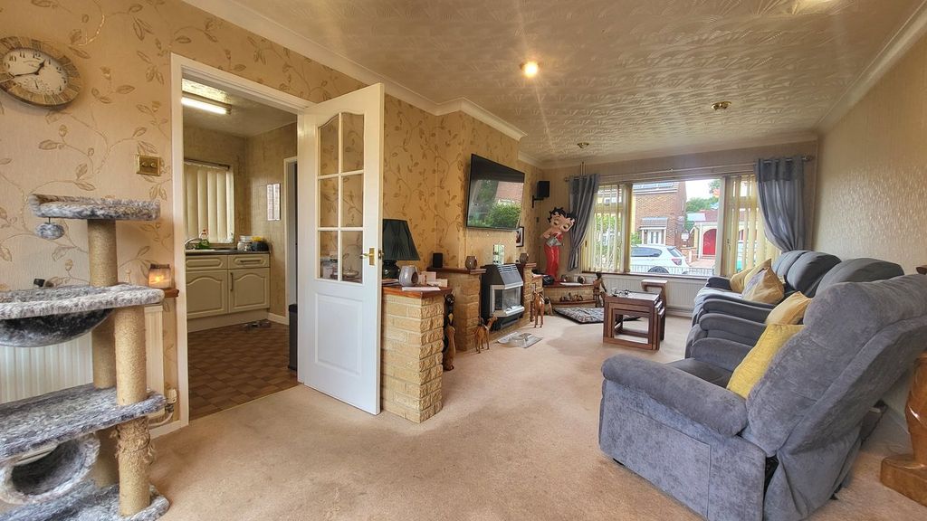 Property photo 3 of 17