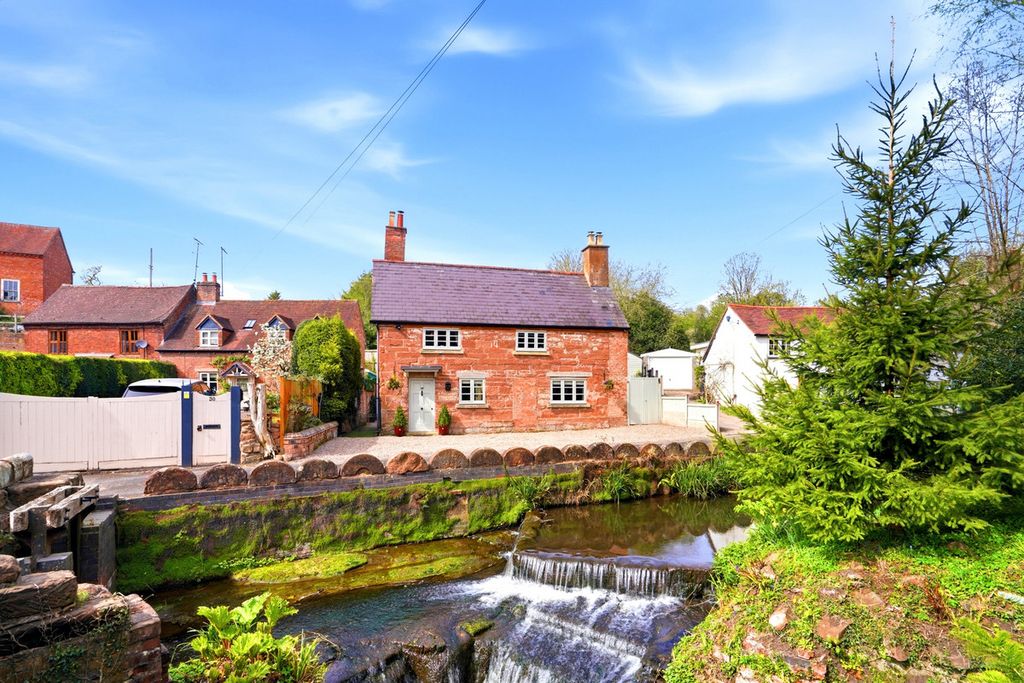 Property photo 2 of 50