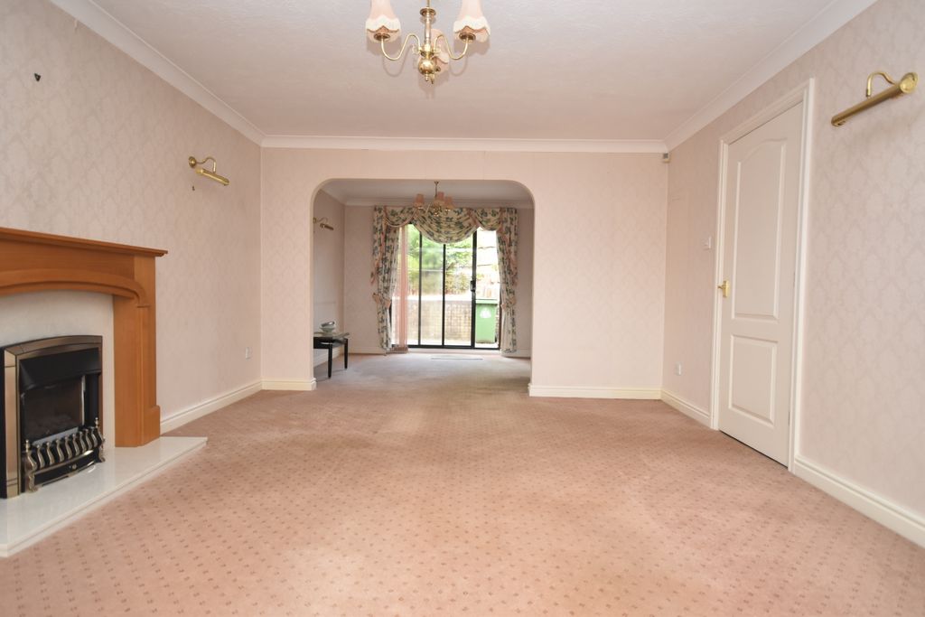 Property photo 2 of 11 Lounge/Dining Room