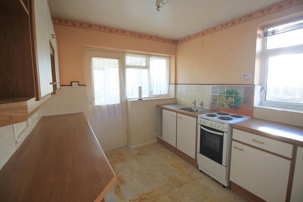 Property photo 3 of 11 Kicthen.Jpg