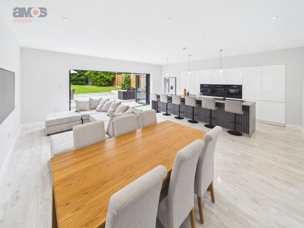 Property photo 1 of 45 5264612