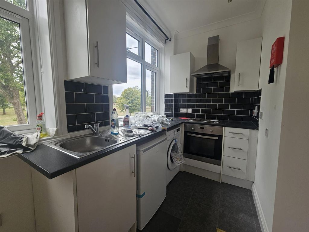 Property photo 2 of 5 Kitchen.Jpg