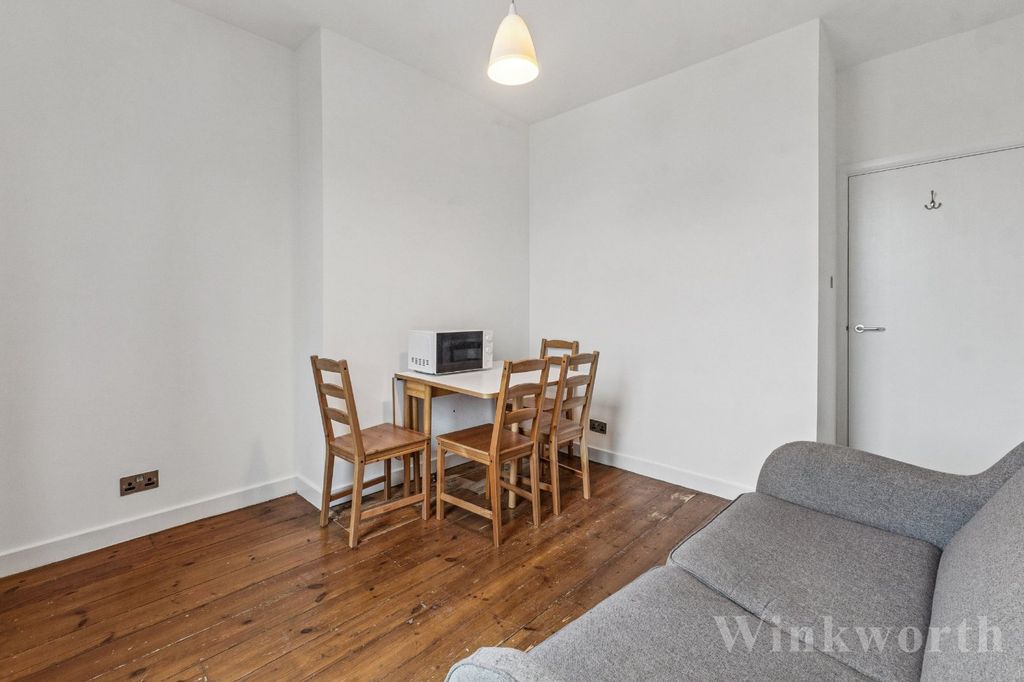 Property photo 3 of 11 Picture No. 25