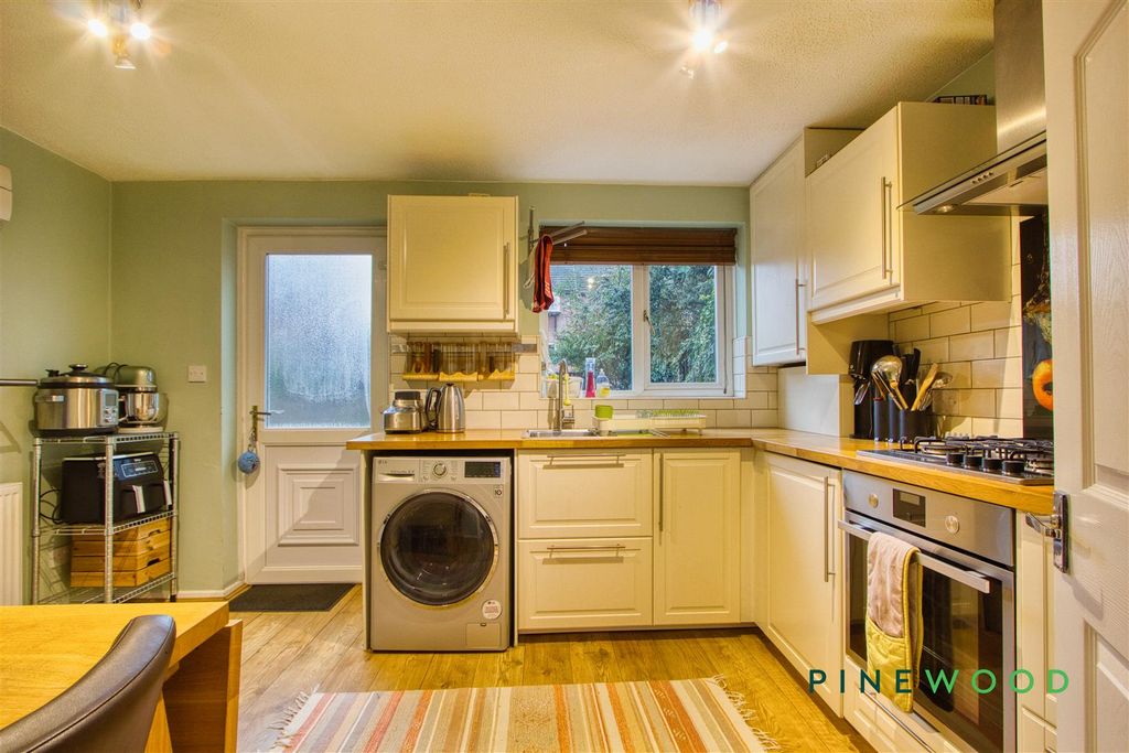 Property photo 3 of 17 Kitchen / Diner