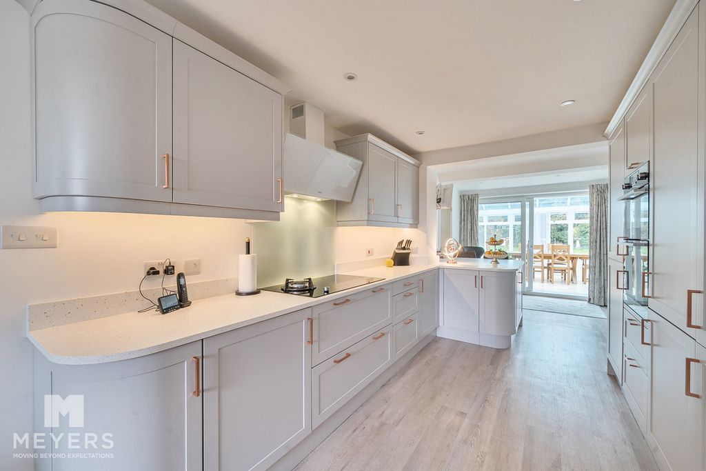 Property photo 3 of 23