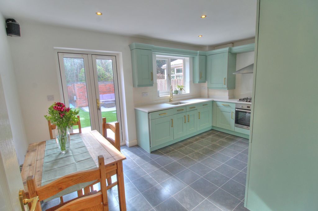 Property photo 3 of 24 Kitchen Diner