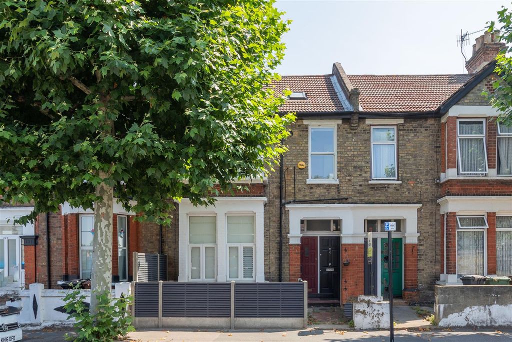 Property photo 1 of 22 Church Road, E10