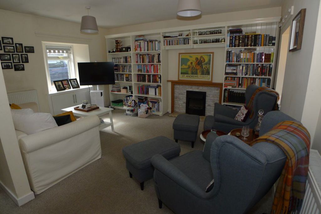Property photo 2 of 24