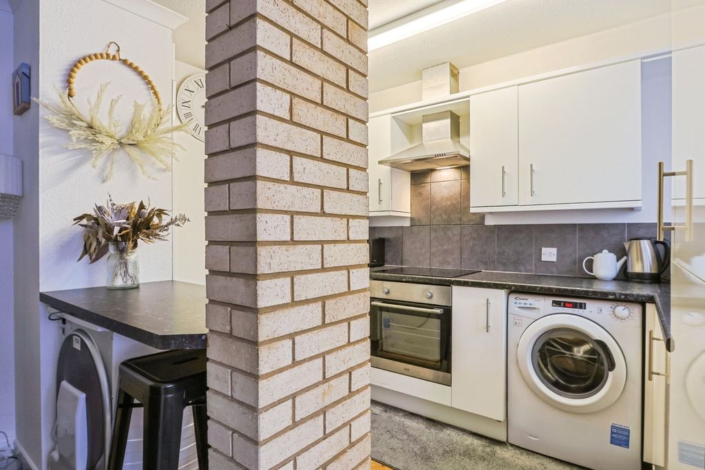 Property photo 2 of 15 Pbox-Img.Jpg