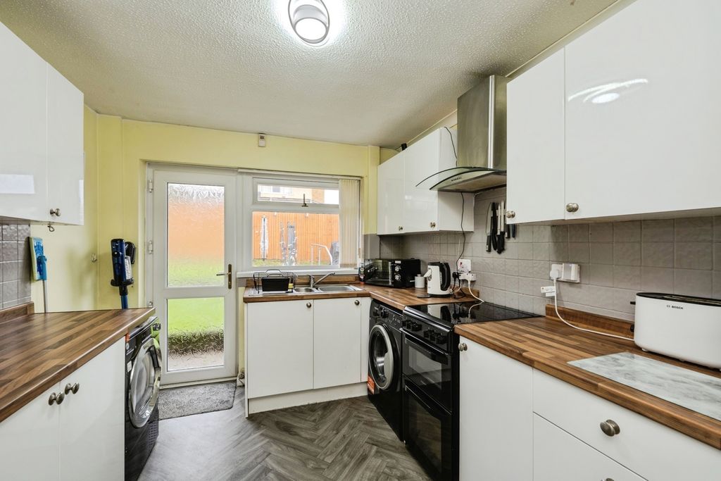 Property photo 3 of 20 Pbox-Img.Jpg