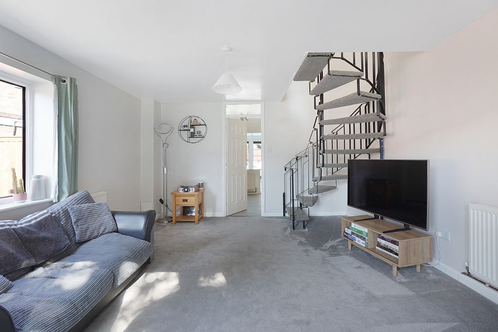 Property photo 2 of 17 4392846