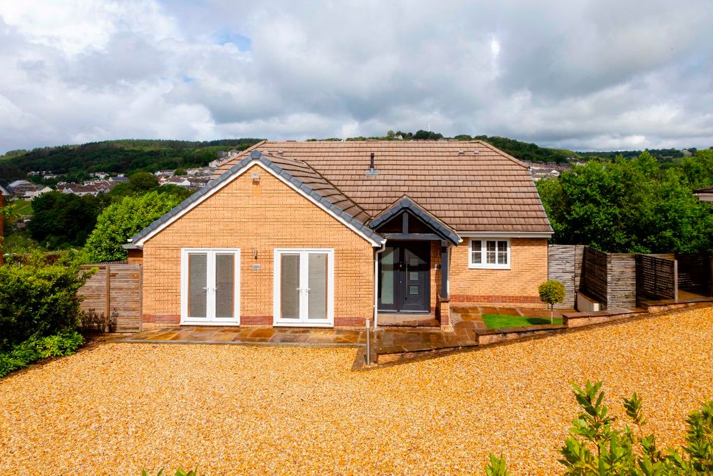 Property photo 2 of 73