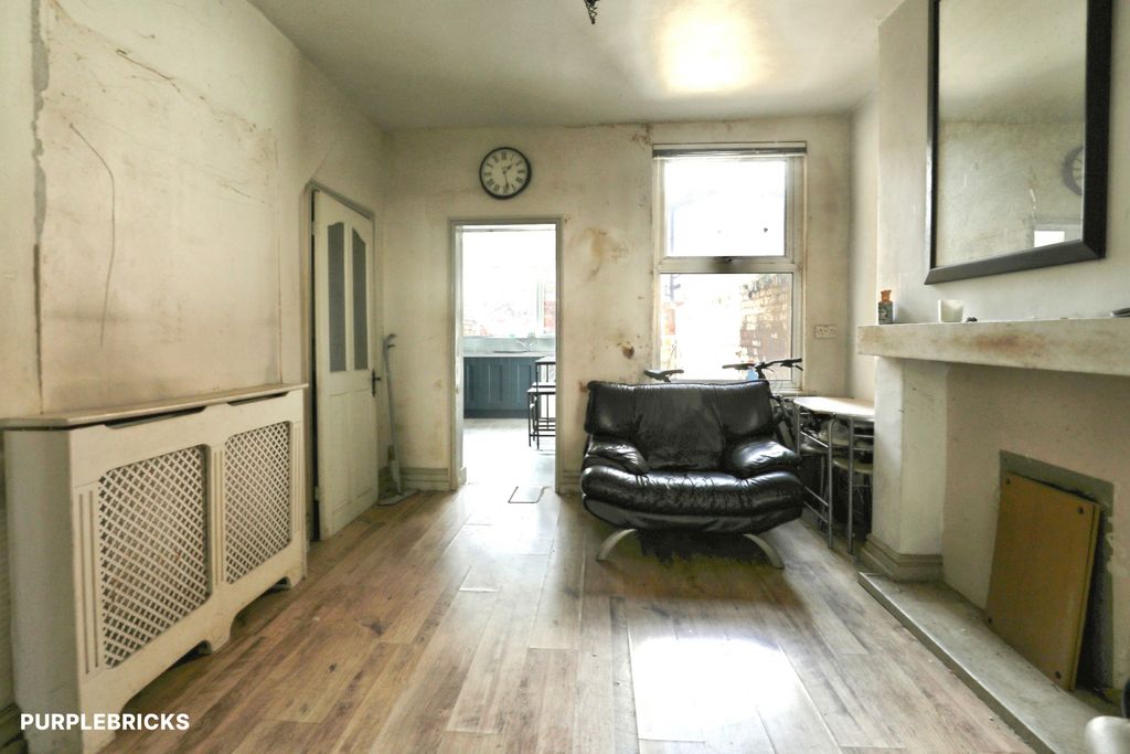Property photo 3 of 17