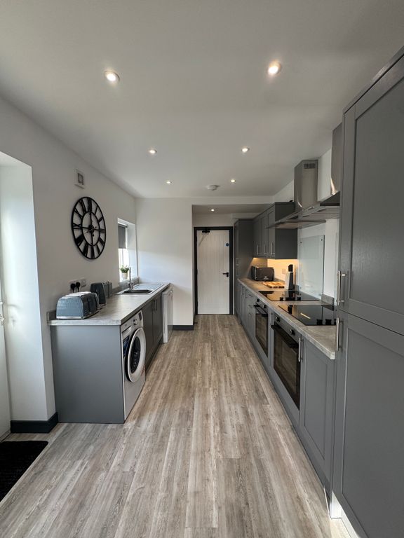 Property photo 2 of 22