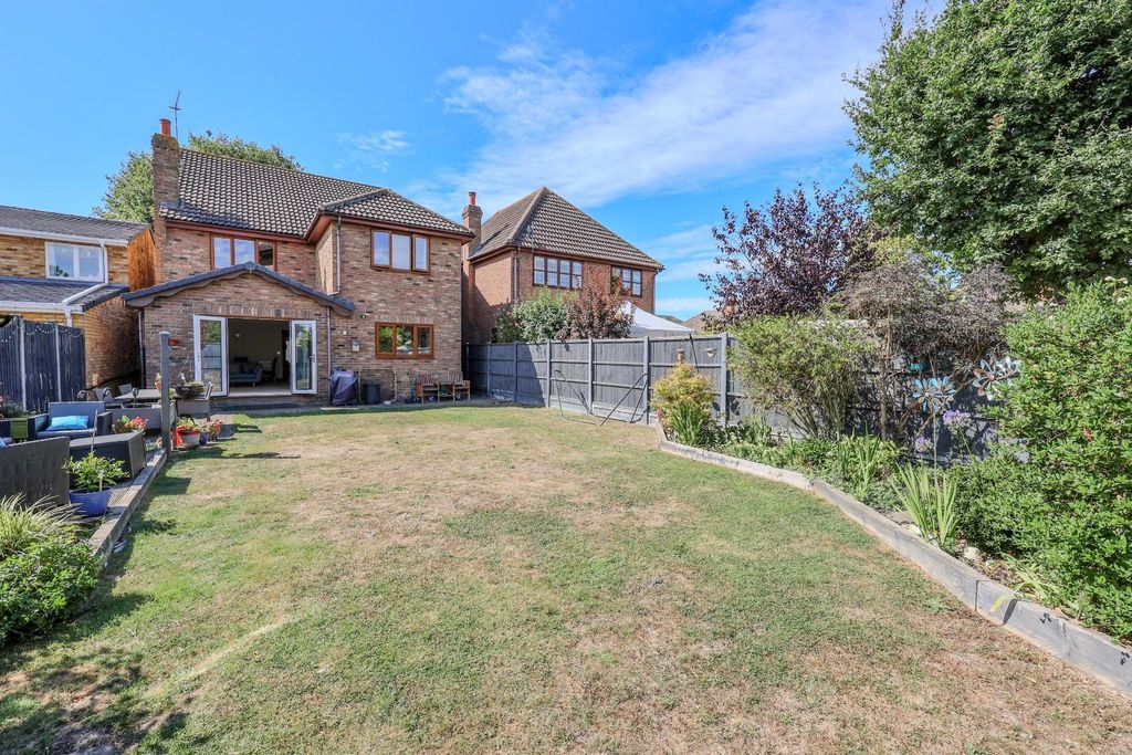 Property photo 3 of 32