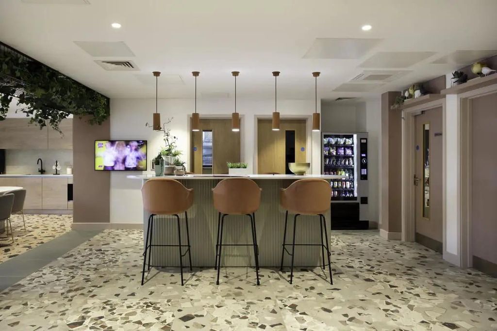 Property photo 3 of 11