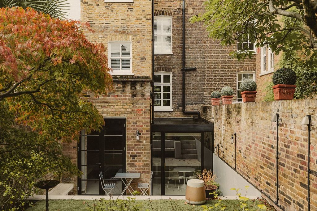 Property photo 3 of 13 Garden